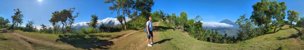 360 view of the Lahangan Sweet hilltop area. The nature around Amed Bali is stunning and another main reason to visit it.