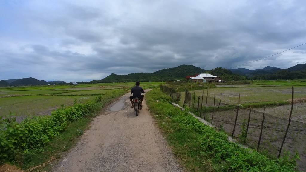 Driving towards Agal Waterfall with our tour guide