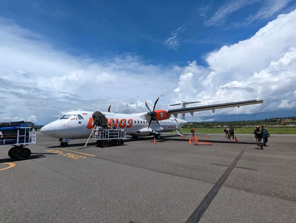 Wings aircraft ATR-72 at Sumbawa Besar Airport