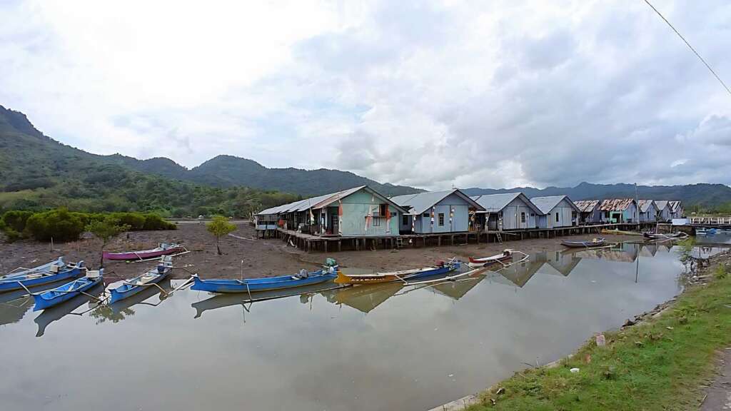 Local Fisherman houses in Kertasari